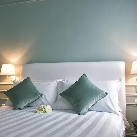 Oda ve Kahvaltı Aquamare, Boutique 2*