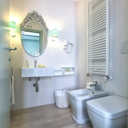 Oda ve Kahvaltı Aquamare, Boutique