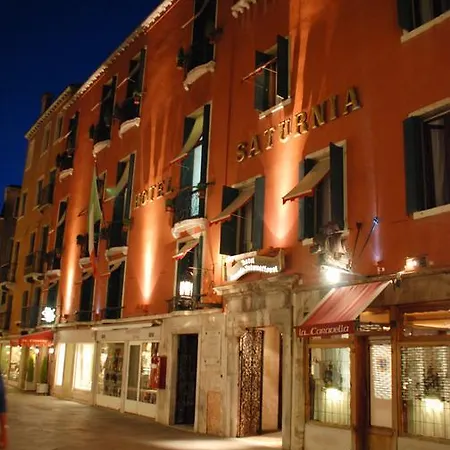 Hotel Saturnia & International