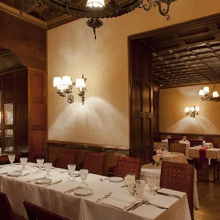 Hotel Saturnia & International