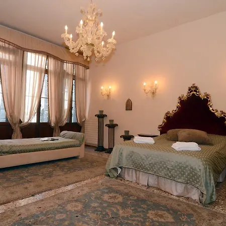 Calle Dei Botteri Venice