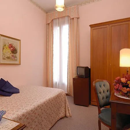 Hotel De L'alboro 3*