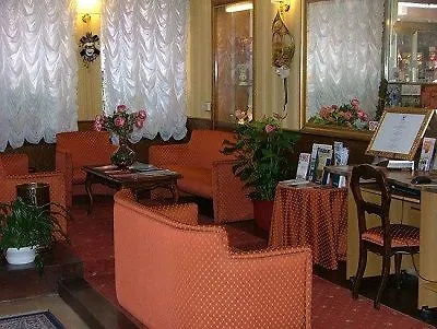 Hotel Ambassador Tre Rose