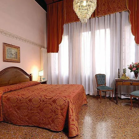 Hotel De L'alboro 3*