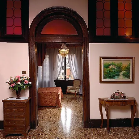 Hotel De L'alboro