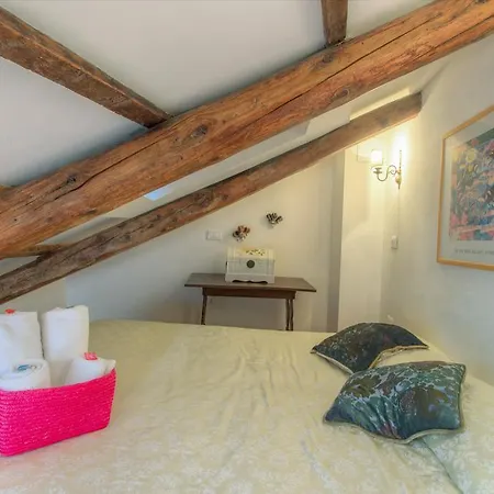 Penzion De L'osmarin Suites 3*