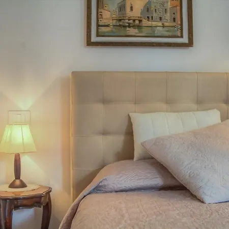 Penzion De L'osmarin Suites