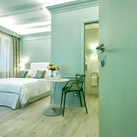 Oda ve Kahvaltı Aquamare, Boutique