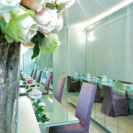 Oda ve Kahvaltı Aquamare, Boutique