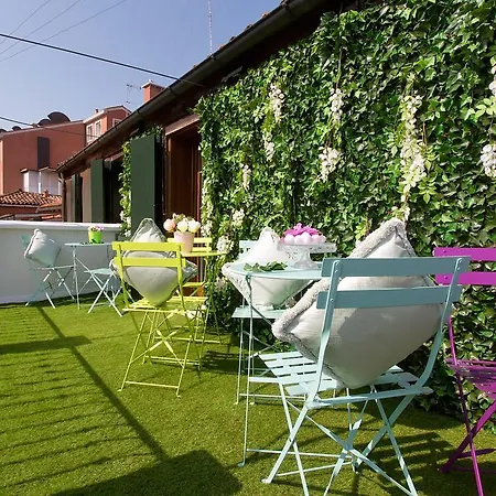 Oda ve Kahvaltı Aquamare, Boutique 2*