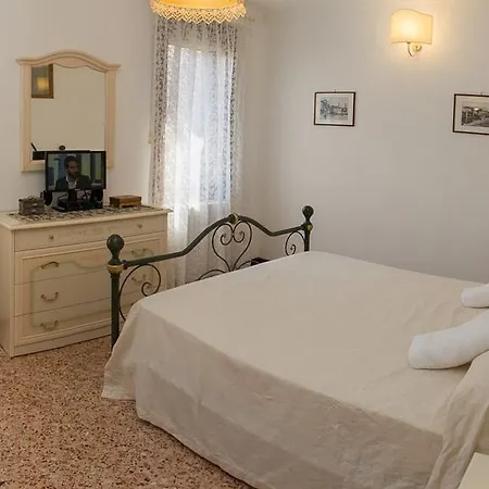 Apartment Casa San Giovanni E Paolo Venedig