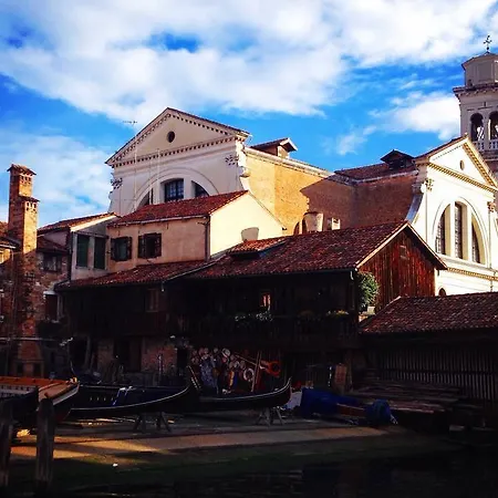 Pensionat Palazzo Guardi 3*