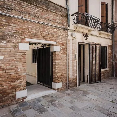 Myplace Cannaregio Townhouse Apartment Venice