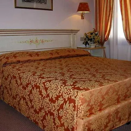 Ambassador Tre Rose Otel Venedik