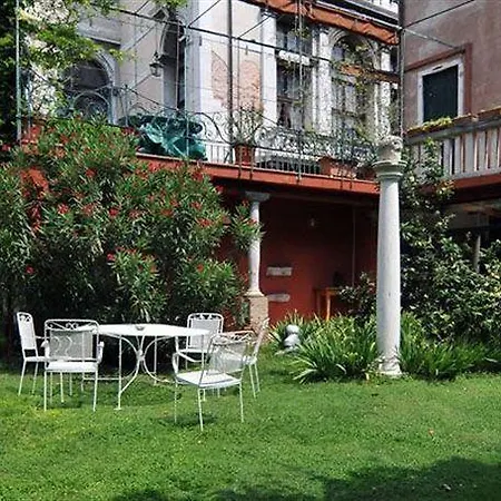 Garden Ca' Rezzonico Apartment *