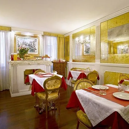 Noemi Hotel 3*