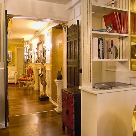 Noemi Hotel 3*