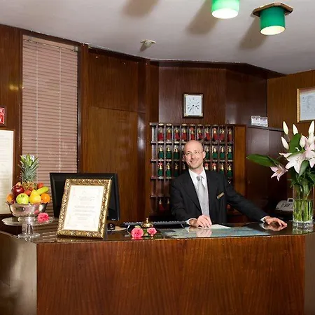 卡尔顿卡普里酒店