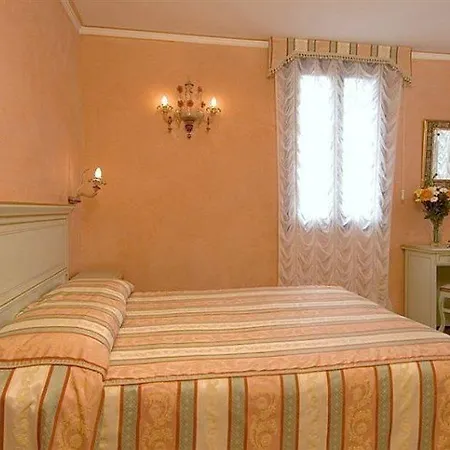 Hotel Firenze 3*