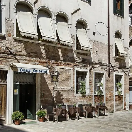 Bed & Breakfast Locanda Casa Querini 3*