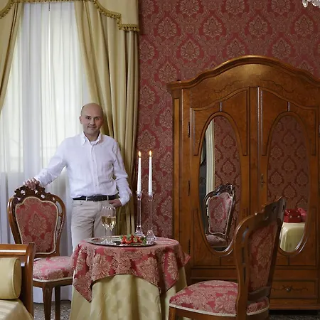 Al Palazzetto Венеция