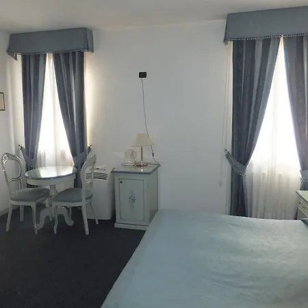 Ca Del Pozzo Gasthof 3*