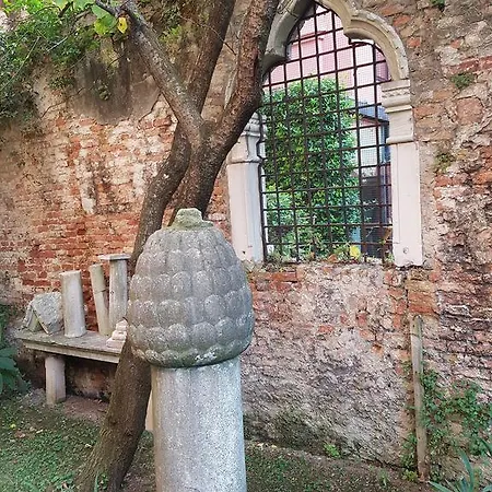 Garden Ca' Rezzonico Venice