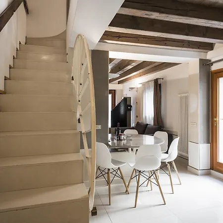 Myplace Cannaregio Townhouse Apartment Venice