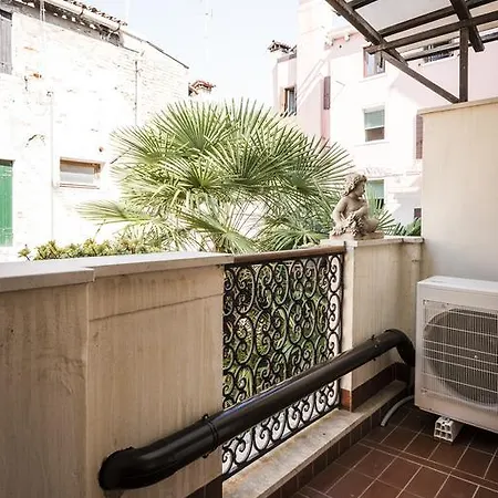 Apartment Myplace Cannaregio Townhouse Venice