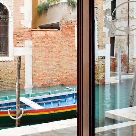 Bed & Breakfast Casa Rezzonico Venedig