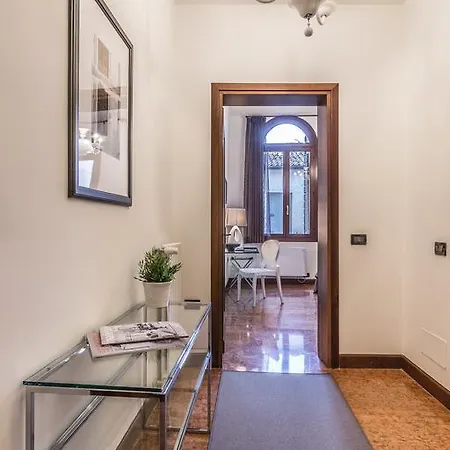 Ca' Del Monastero 1 Collection For 4 Guests With Balcony And Lift Appartamento *
