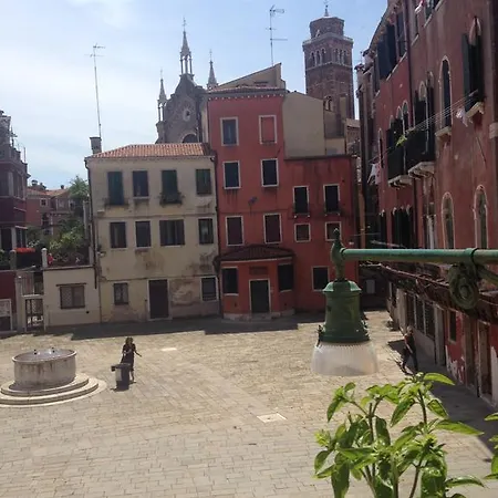 Nichy House *