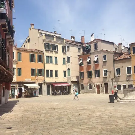 Nichy House