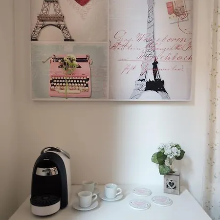 Apartment Biennale Bianco & Rosso *