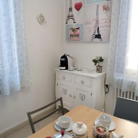 Biennale Bianco & Rosso Apartment Venice