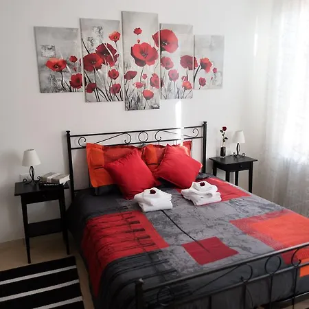 Apartment Biennale Bianco & Rosso *