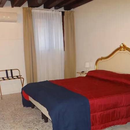 Studio Ai Crociferi Apartamento