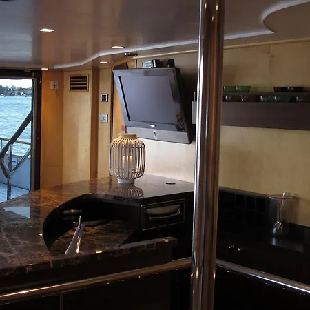 Yacht Bert Venezia 5*