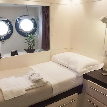 Πλωτό κατάλυμα Yacht Bert Venezia 5*