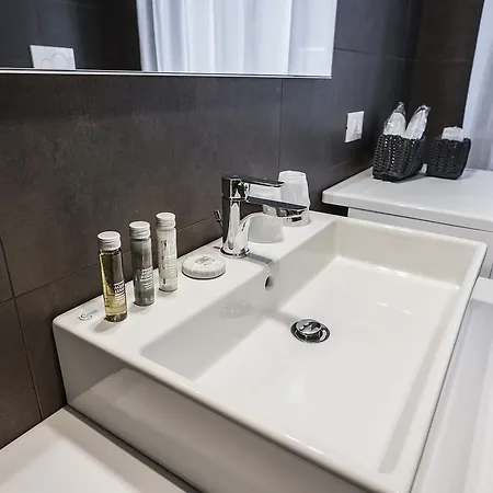 Myplace Rialto Apartment *