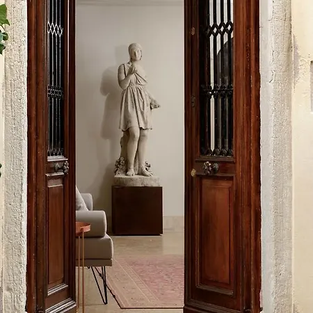 Joseph Apartment *