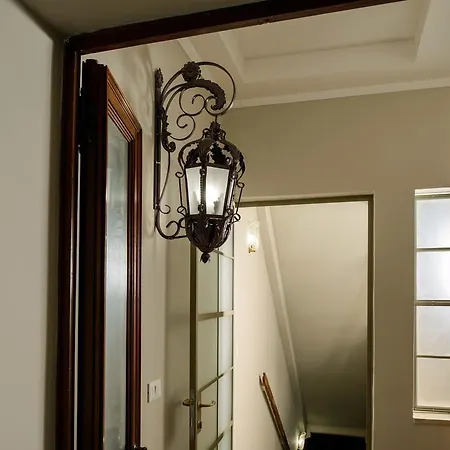 Joseph Apartment *