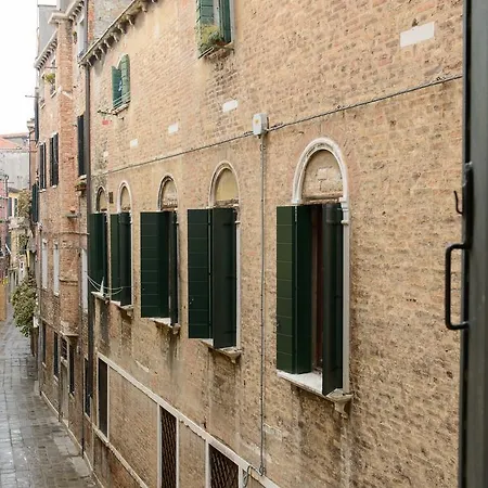 Joseph Apartment *
