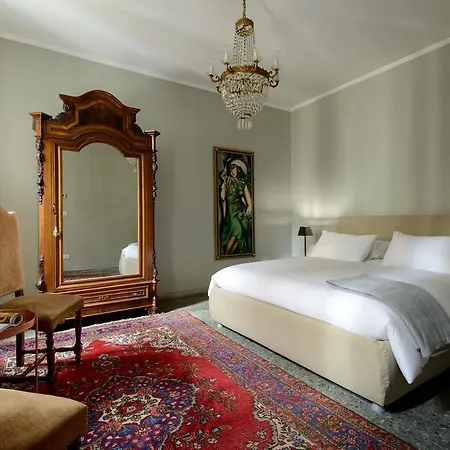 Joseph Apartment *