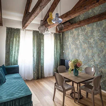 Polo's Treasures Apartment *