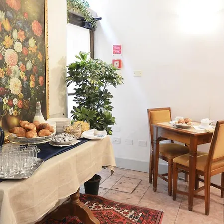 Hotel San Zulian 3*