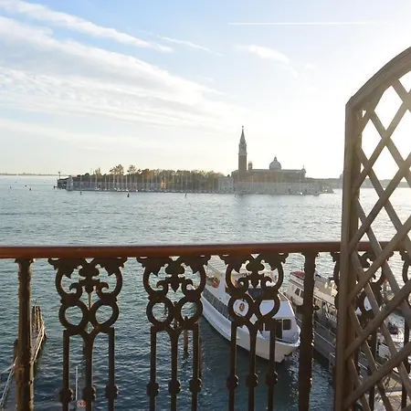 A Tribute To Music Residenza Guest house Venice