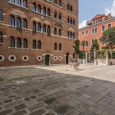 The Venetian Penthouse * Venezia