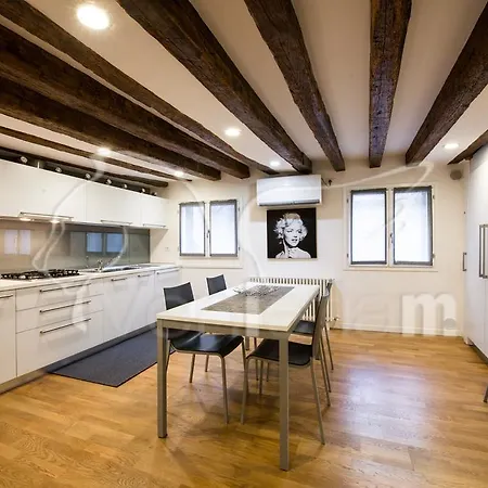 The Lion's House Apt5 Apartamento