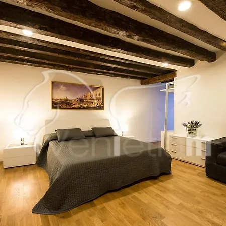 The Lion's House Apt5 *